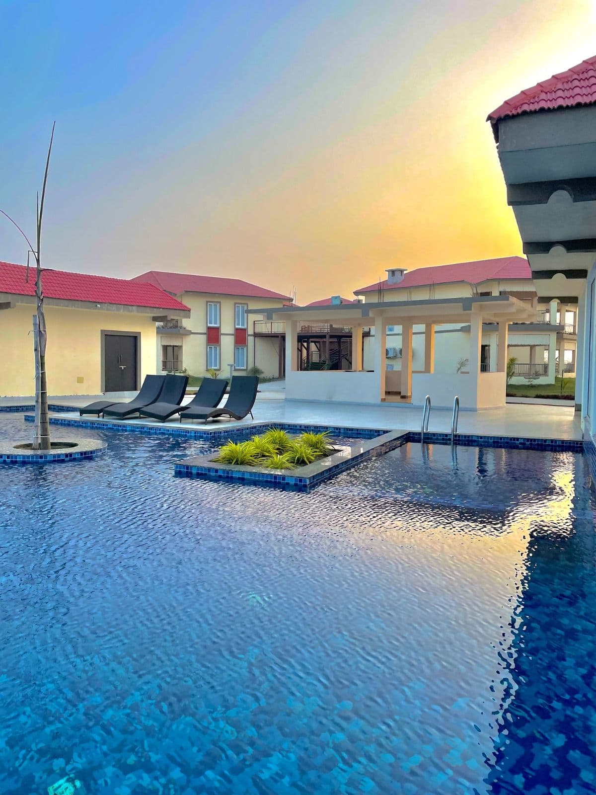 Honeymoon Special – 1 Night 2 Days